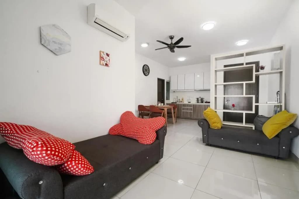 Lovely 2Br Majestic Condo 6 Pax Pool View - photo 8