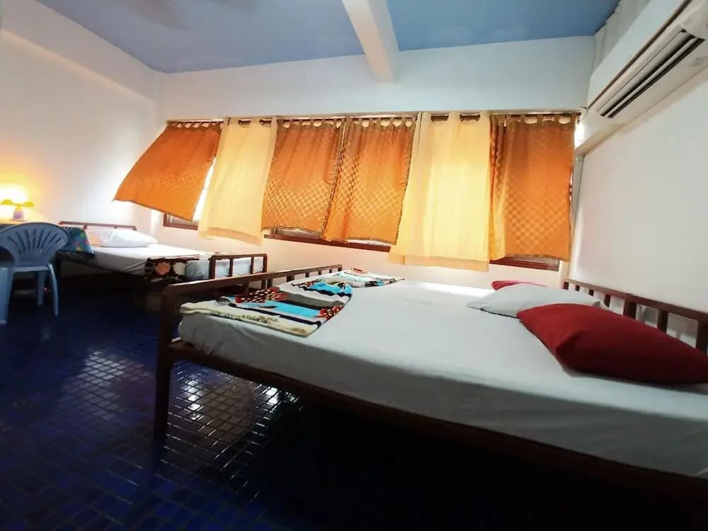 Prasuri Guest House - photo 5
