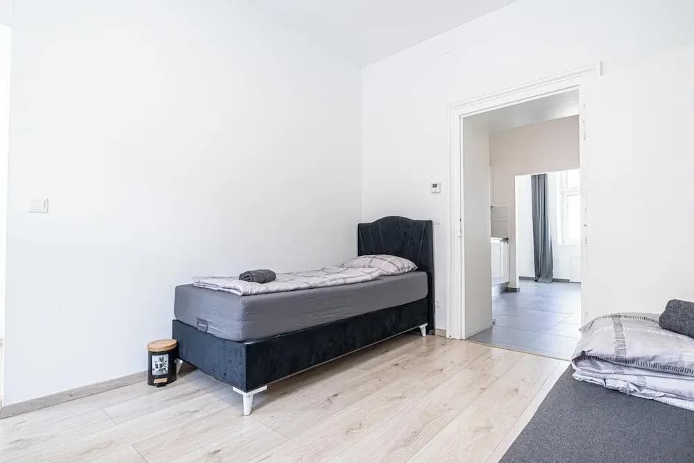 Cozy Budget 2BR Apartment Vienna - photo 1