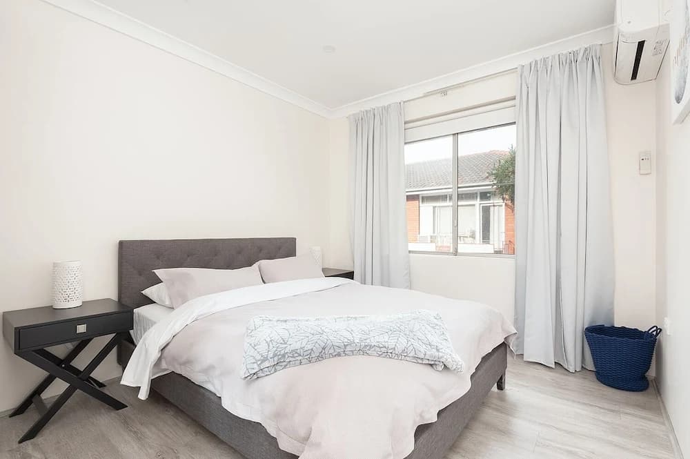 Comfy & Convenient Homebush West - photo 3