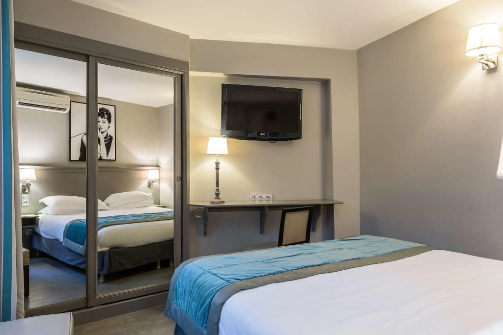 Hotel Montcalm - photo 2