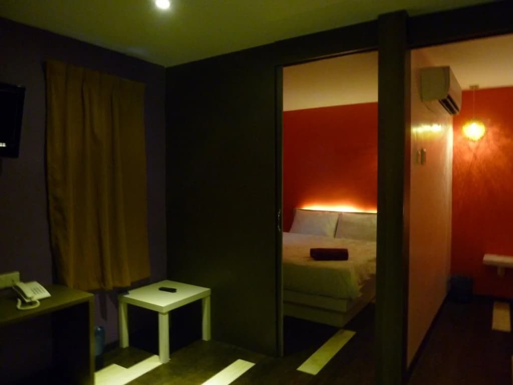 The Room Hotel - photo 4