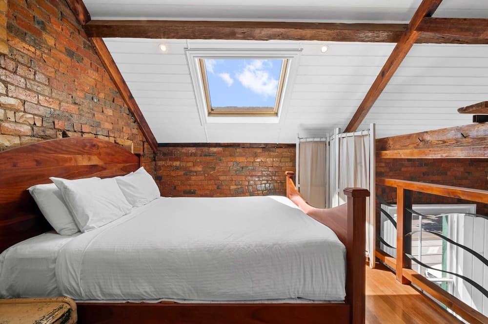 Vintage Loft Residence With Open-plan Mezzanine's - photo 6