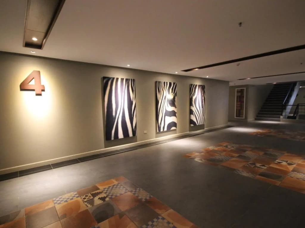 Season Five Hotel - photo 8