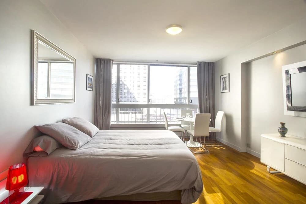Apartment With one Bedroom in Paris, With Wonderful City View, Furnish - photo 4