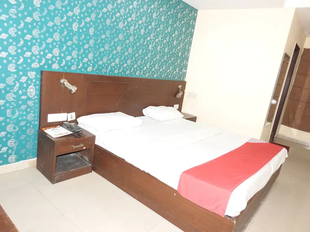 Hotel Dee Continental - photo 2