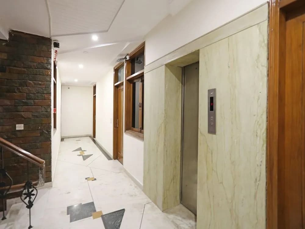 Hotel Royal Queen - photo 10