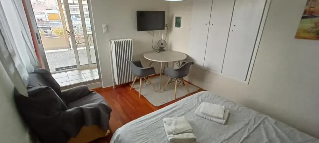 5th floor studio with views and a huge balcony - photo 1