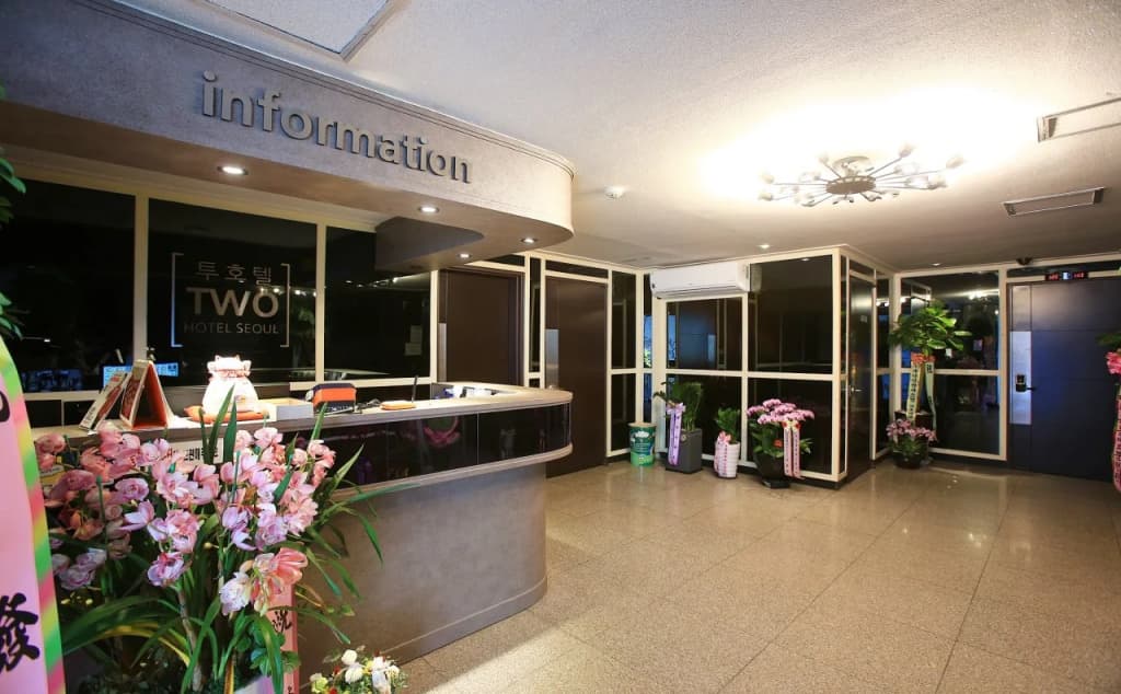 Two Hotel - photo 1