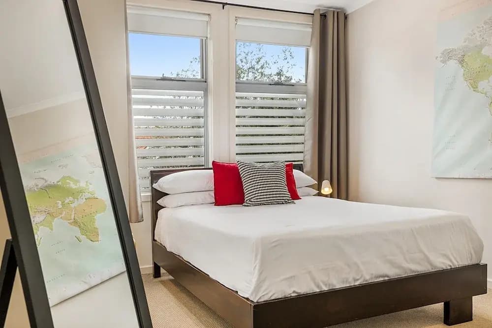 Stunning 2-bed Unit With BBQ Patio Near Dining - photo 4