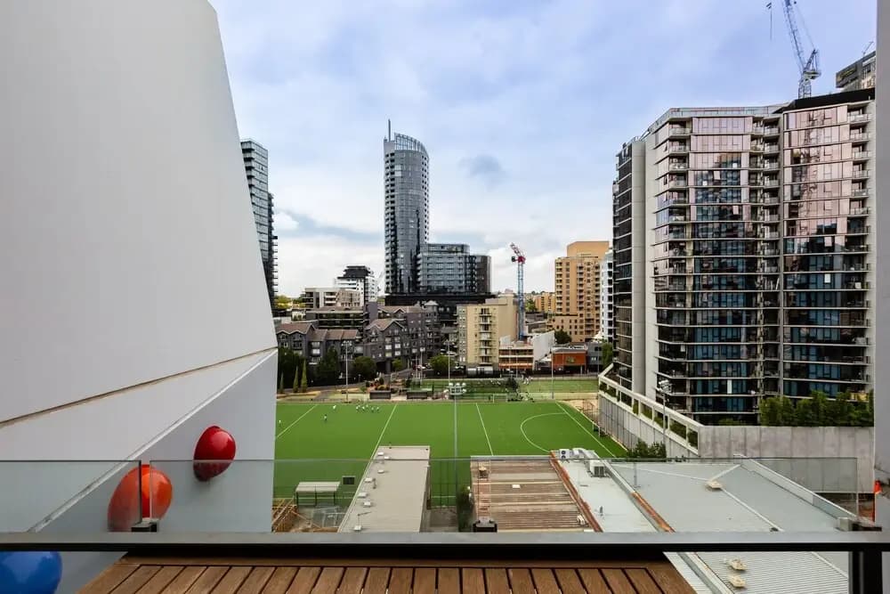 Sky 1 BDR South Yarra Apartment - photo 5