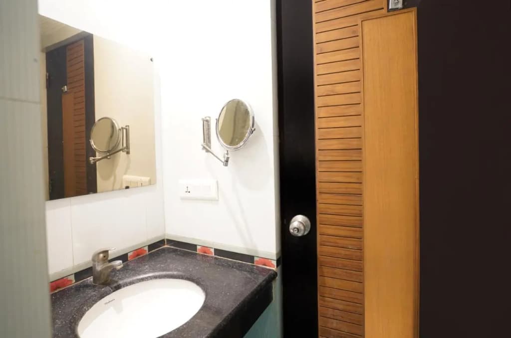 Airport Hotel Grand Delhi - photo 6