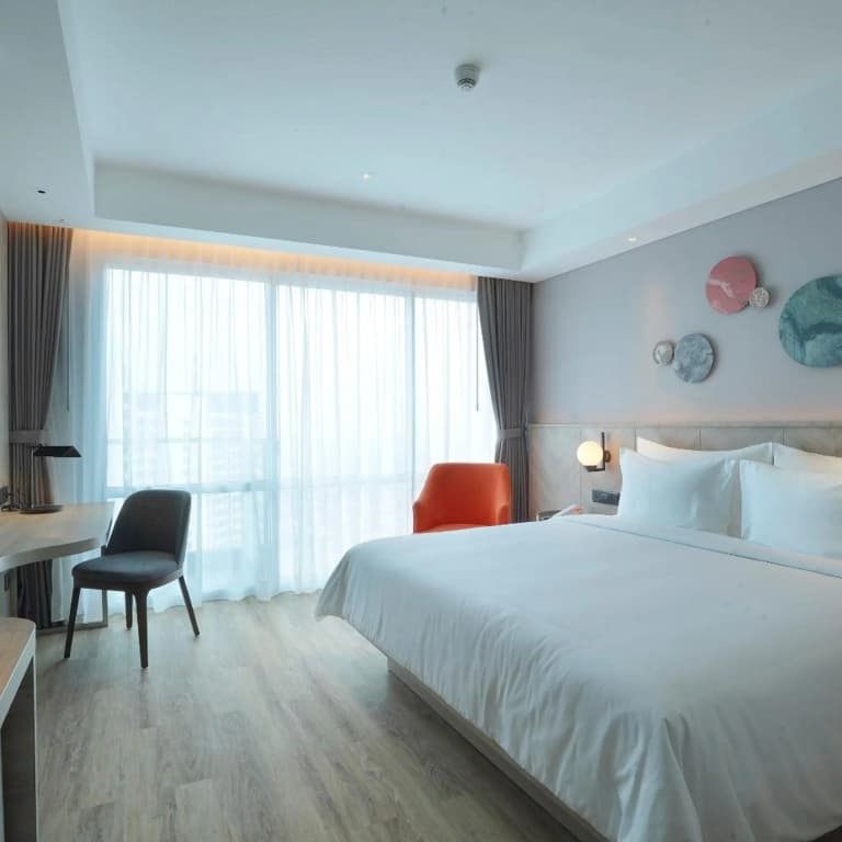 HARRIS Suites Puri Mansion Jakarta - photo 25
