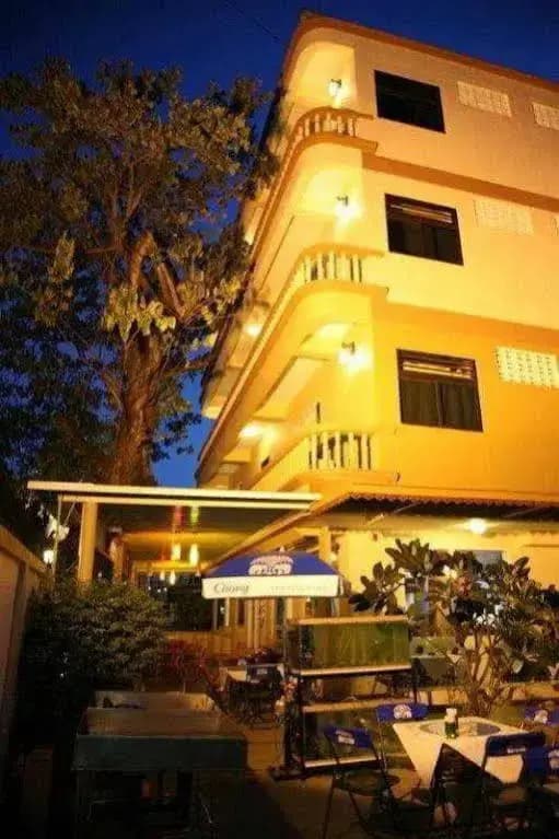 Queen's Garden Resort - photo 8