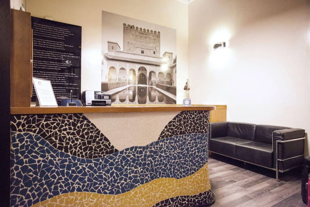 Alhambra Suites - photo 2