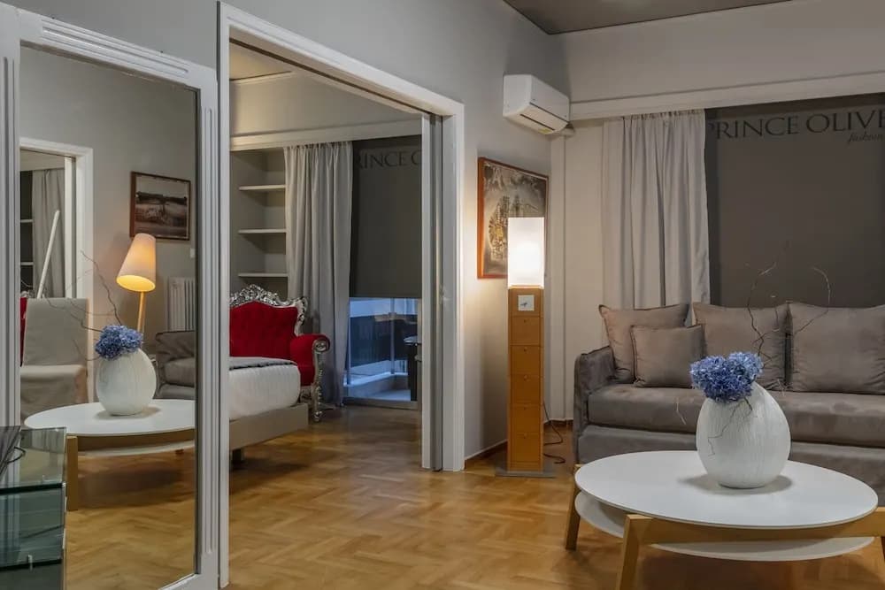 Prince Oliver Grand Apartment - photo 2