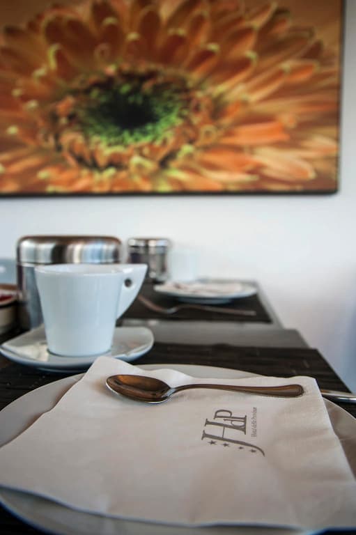 J Maluni City Hotel - photo 33