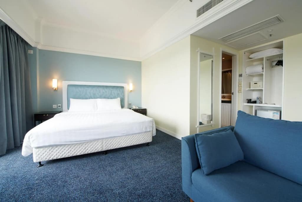 Warwick Hotel - photo 4