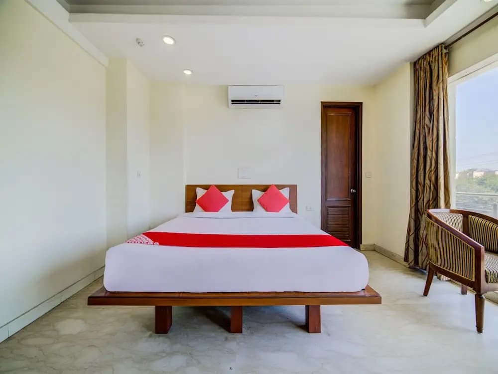 OYO 9553 Hotel Kings Plaza - photo 3
