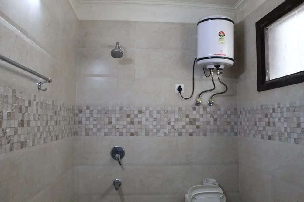South Delhi Inn - photo 10
