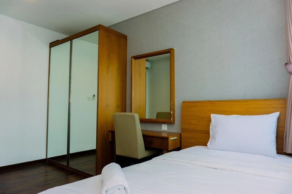 Spacious 3BR Apartment At 8th Floor Veranda Residence Puri - photo 1