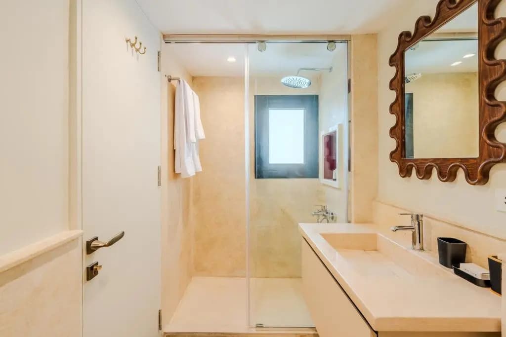 Longchamps Hotel - photo 19