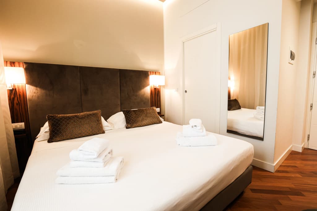 Hotel Embassy - photo 4