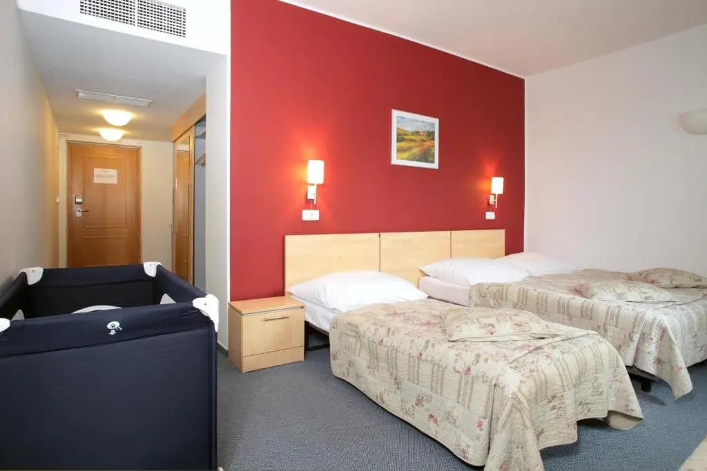 Hotel Chvalska Tvrz - photo 5