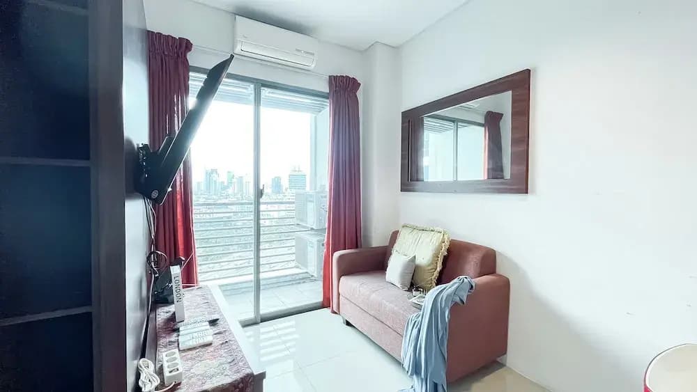 Spacious 2BR Apartment at GP Plaza - photo 12