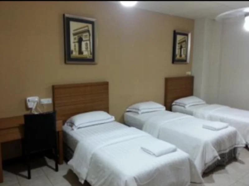 Bed N Bed Budget Inn - photo 2