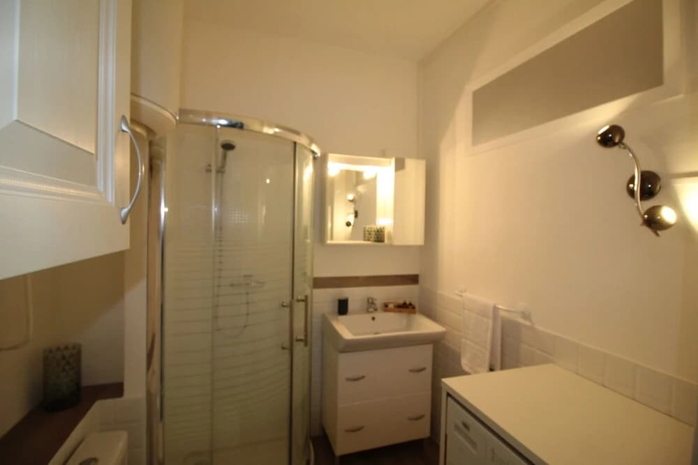 Nice Booking - L'Emeraude Balcon Vue Mer - photo 6