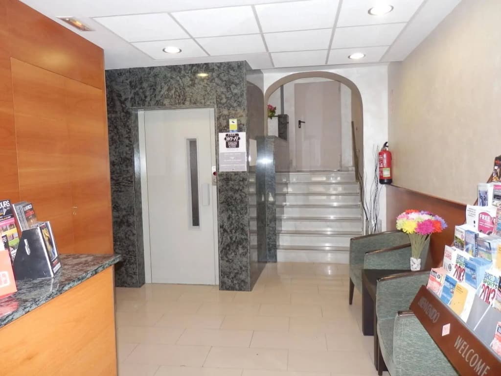 Hotel Catalunya - photo 12