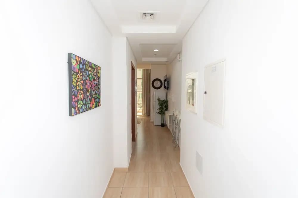 Travertine studio with stadium views - photo 11