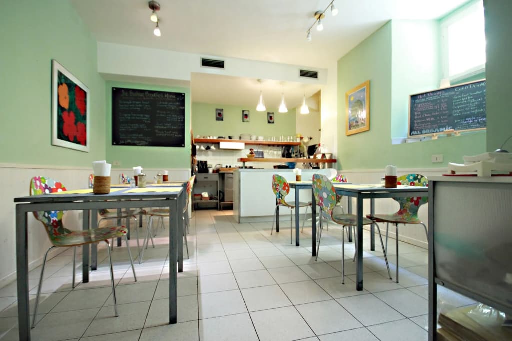 The Beehive Hostel - photo 24