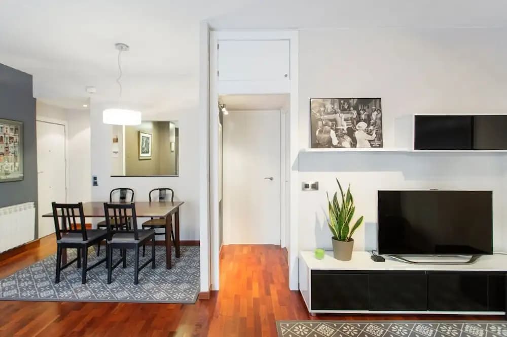Centric Apartment Fira - photo 3