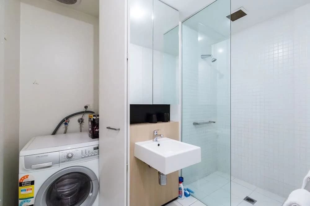 CLEO, 1BDR St.Kilda Apartment - photo 7