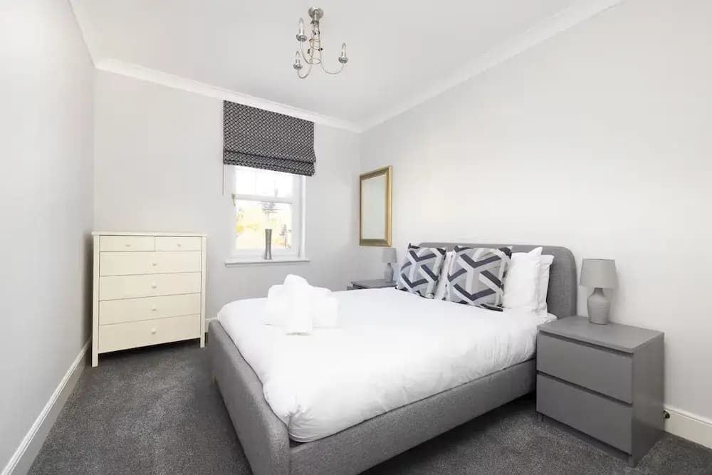 Modern Flat with Free Parking - photo 6