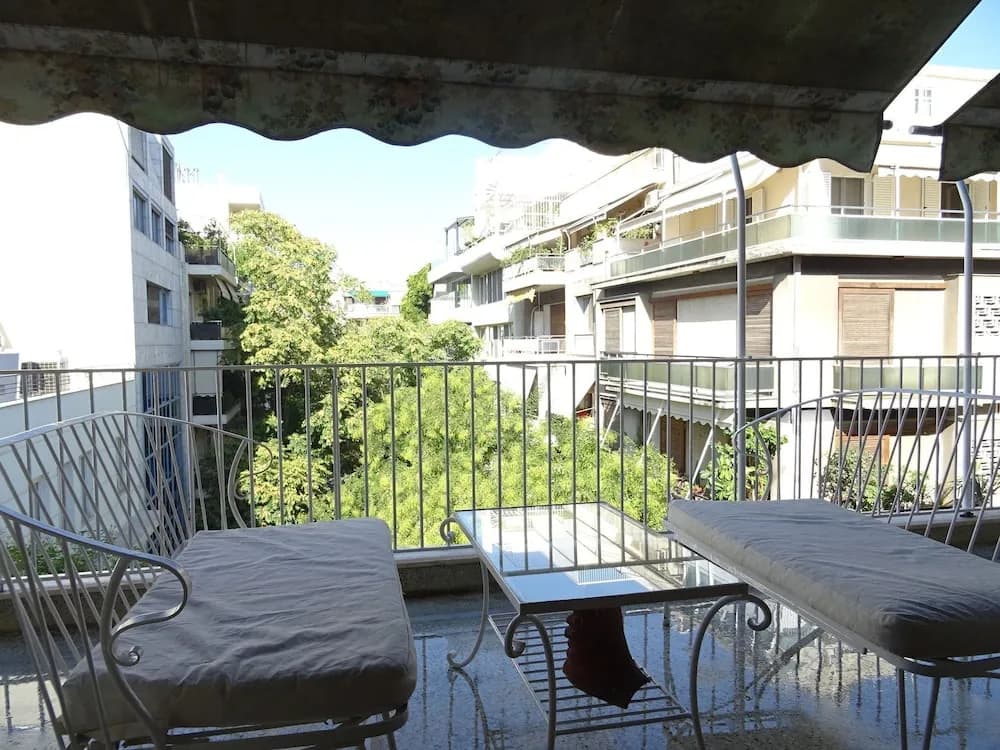 Superb location Athenian apartment - photo 12