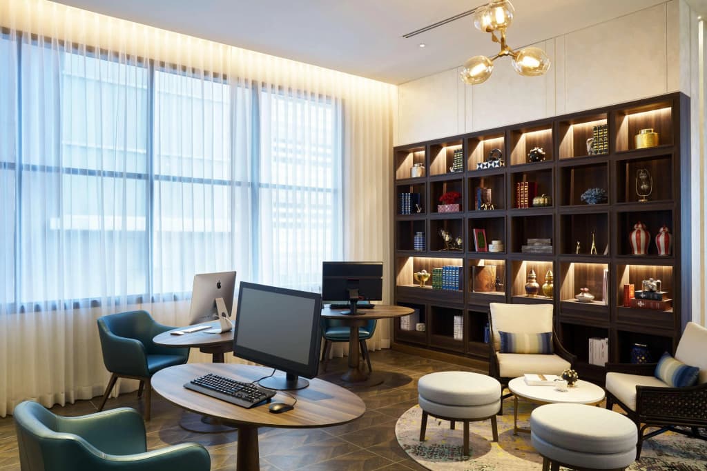 Hyatt Place Bangkok Sukhumvit 24 - photo 17