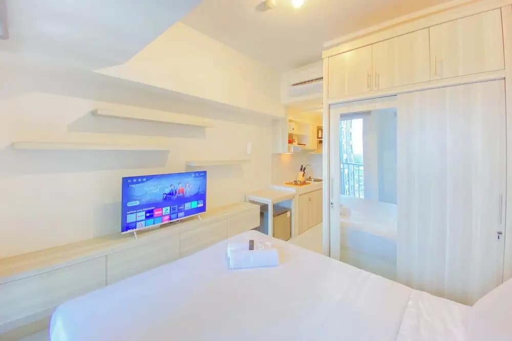 Cozy And Well Furnished Studio Tokyo Riverside Pik 2 Apartment - photo 3