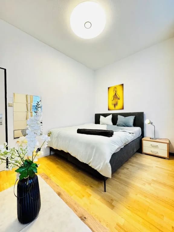 Cozy 2 Room Stay for 5 Near Stadthalle - photo 4