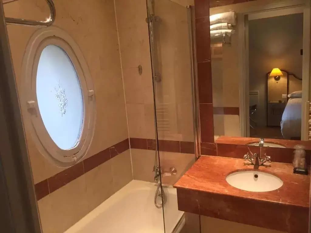 Hotel Unic Renoir Saint Germain - photo 8