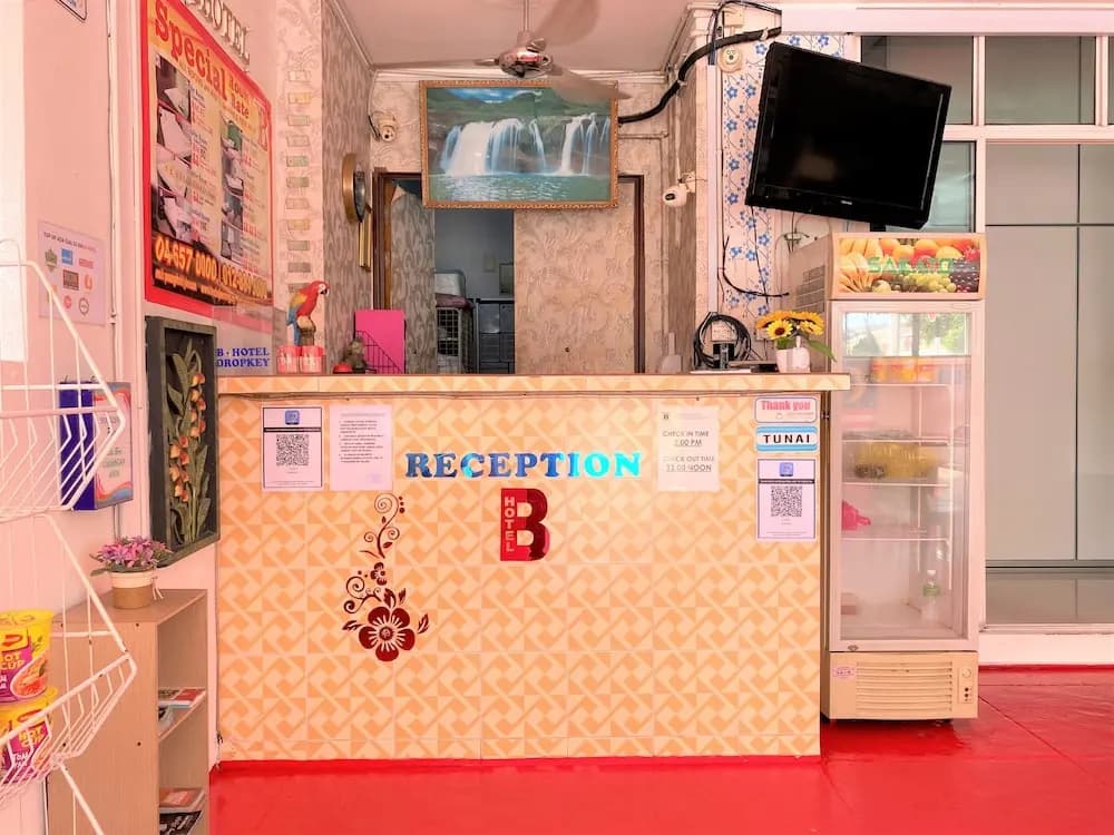 B Hotel - photo 2