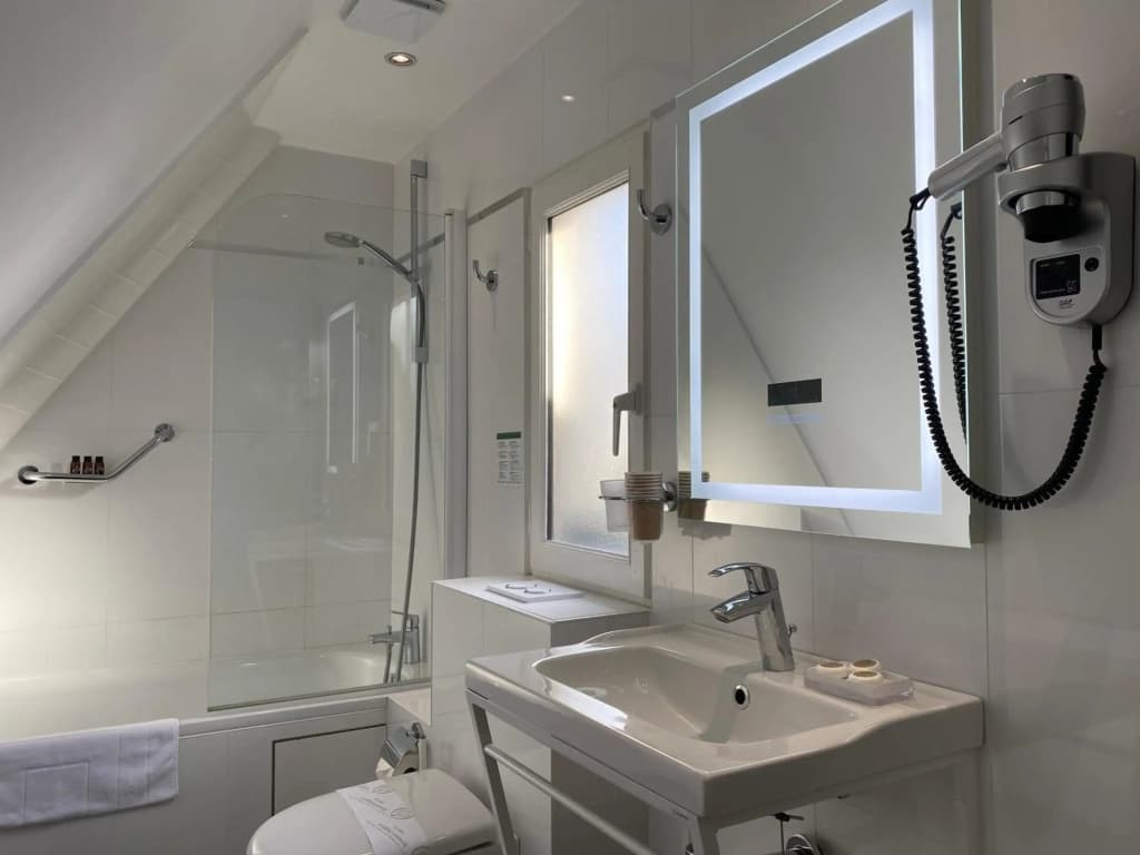 Austin's Saint Lazare Hotel - photo 8