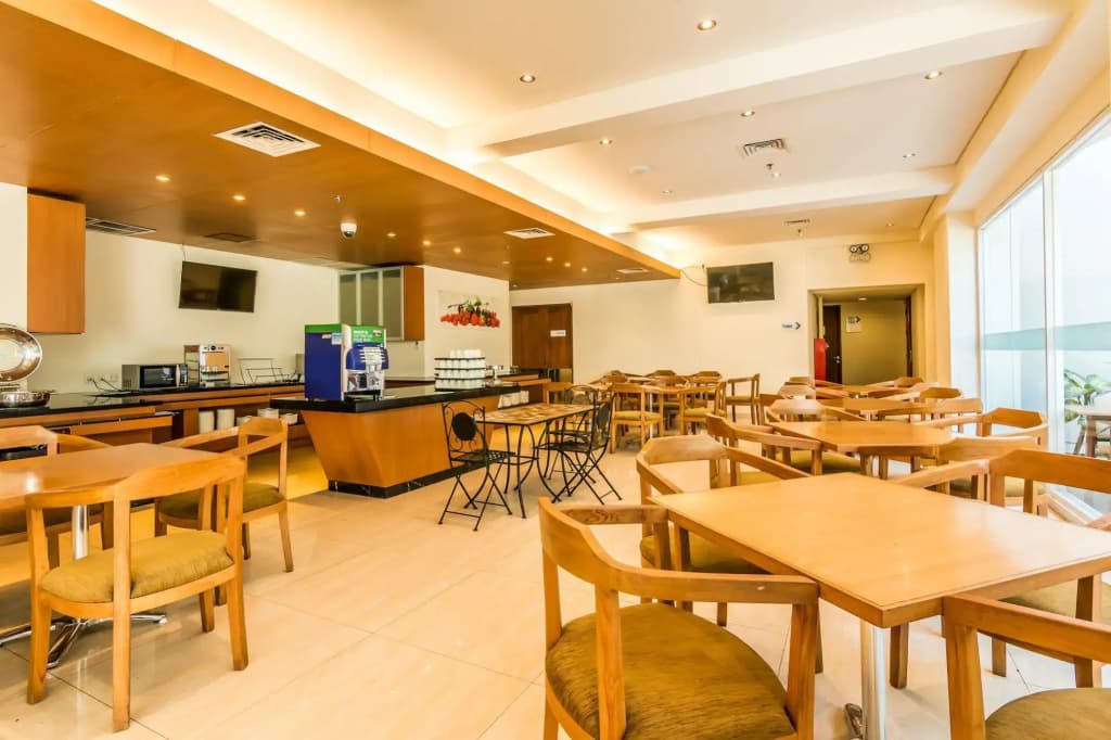 ZEN Rooms Kuta Square Mall - photo 17