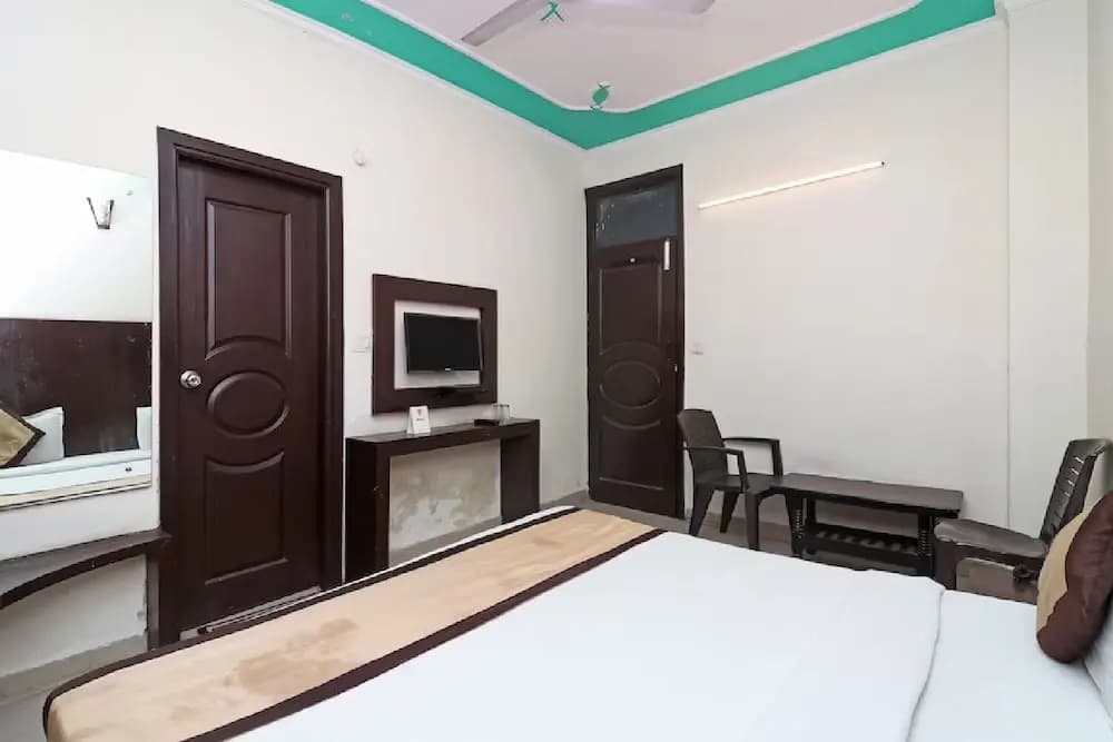 Hotel Aura Deluxe - photo 3