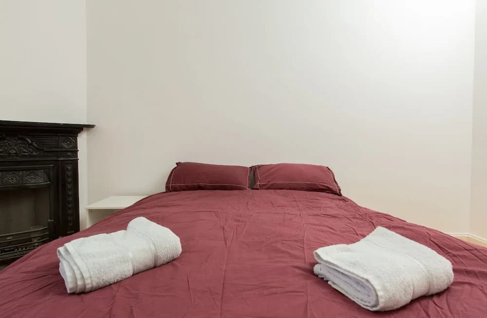 Spacious 1BR Flat With View in Edinburgh -sleeps 4 - photo 4