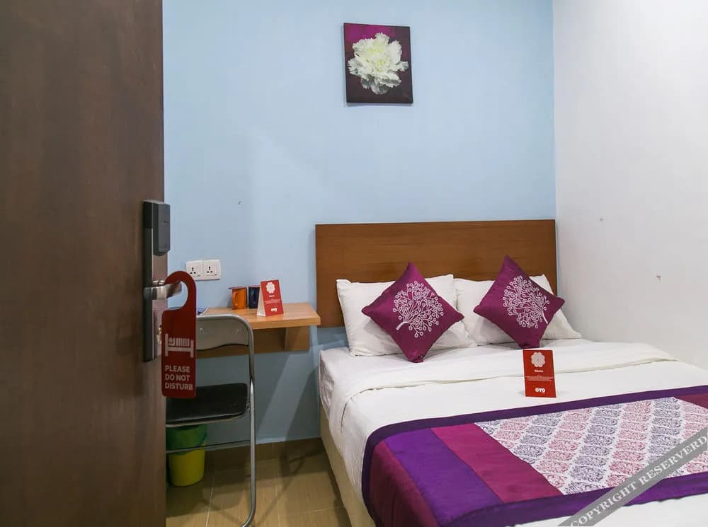 Colour Hotel by OYO Rooms - photo 6