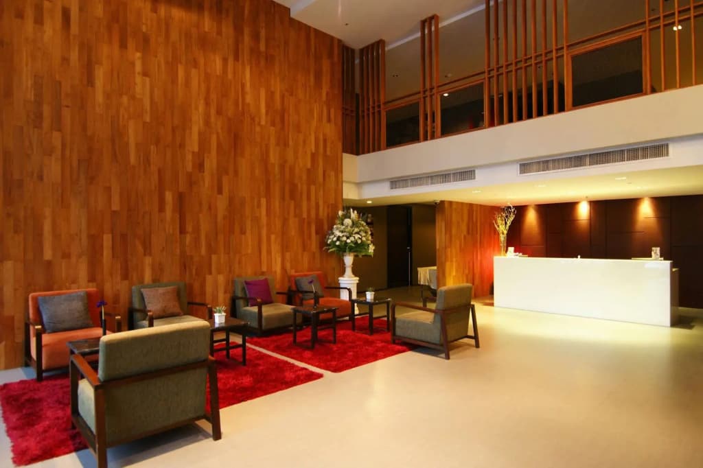 Page 10 Hotel - photo 2