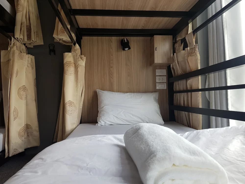 Sleep To Fly Hotel & Hostel - photo 5